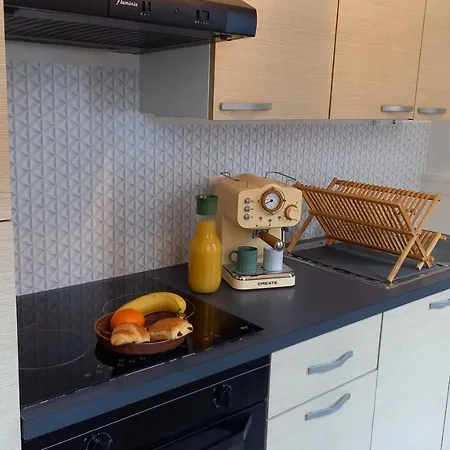 A 2 Pas Du Port, Le Cube Apartament *
