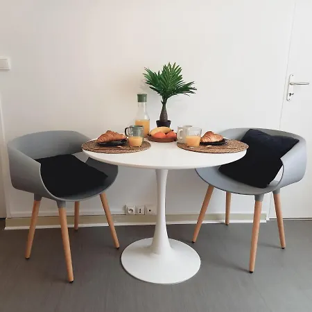 Apartment A 2 Pas Du Port, Le Cube *