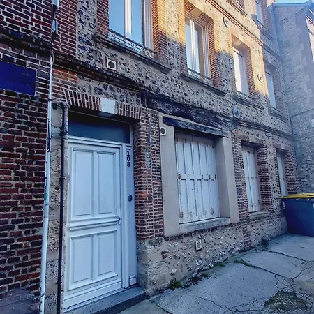 A 2 Pas Du Port, Le Cube Apartment